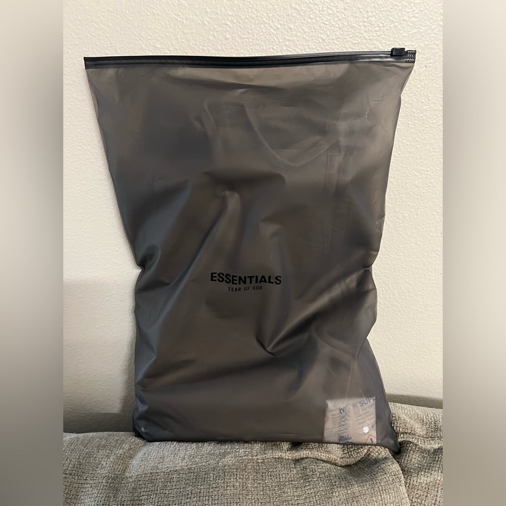 Essentials Fear of God Sweatpants ‘Desert Taupe’ color